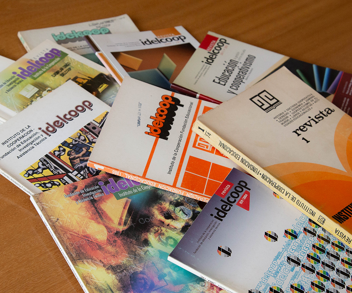 Investigadores y autores de la revista